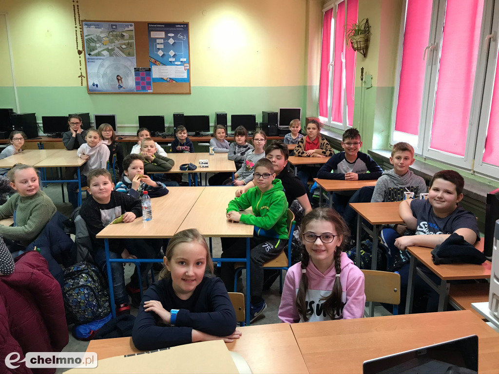 Rozmowy o bezpieczeństwie przy korzystaniu z internetu