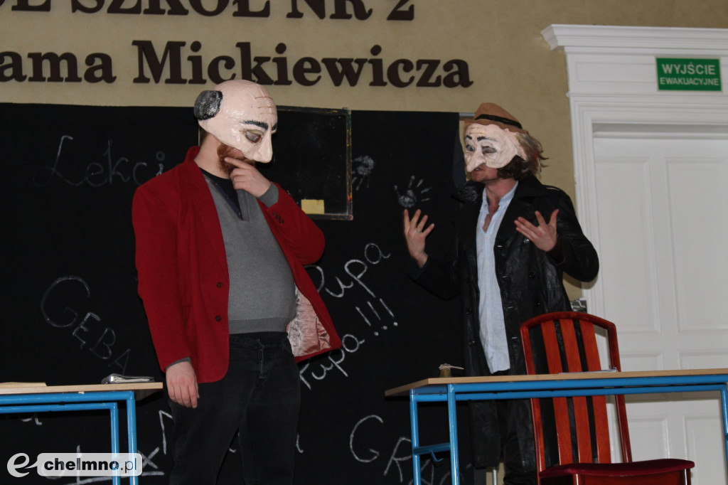 Ciekawy spektakl Ferdydurke zaprezentowany w auli ZS nr 2