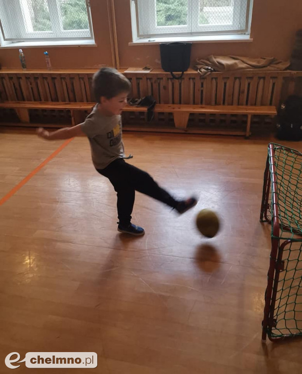 Młodzi sportowcy spędzają aktywnie czas