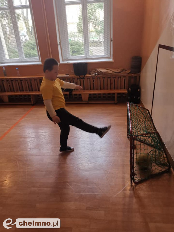 Młodzi sportowcy spędzają aktywnie czas