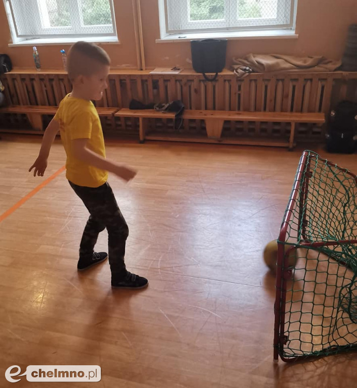 Młodzi sportowcy spędzają aktywnie czas