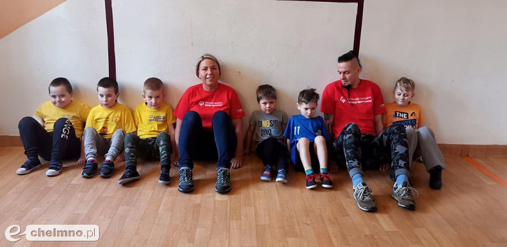 Młodzi sportowcy spędzają aktywnie czas