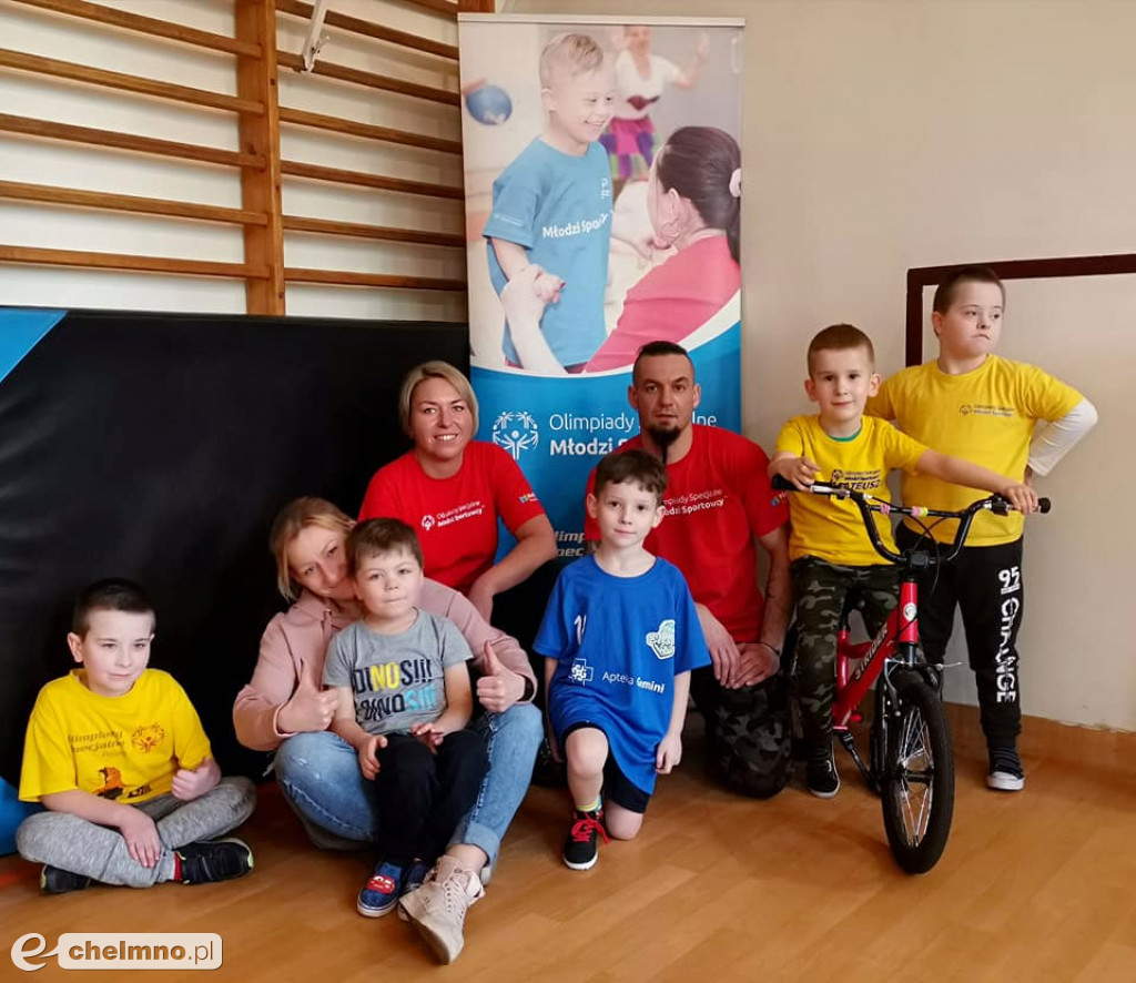 Młodzi sportowcy spędzają aktywnie czas
