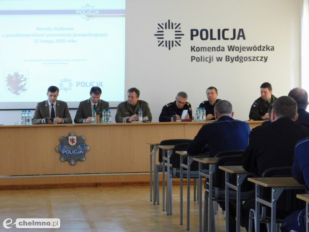 Wspólna narada z przedstawicielami różnych służb mundurowych