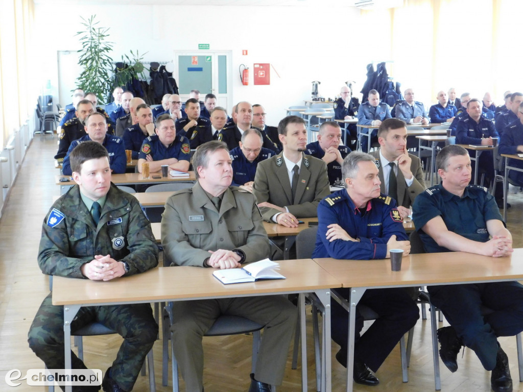 Wspólna narada z przedstawicielami różnych służb mundurowych