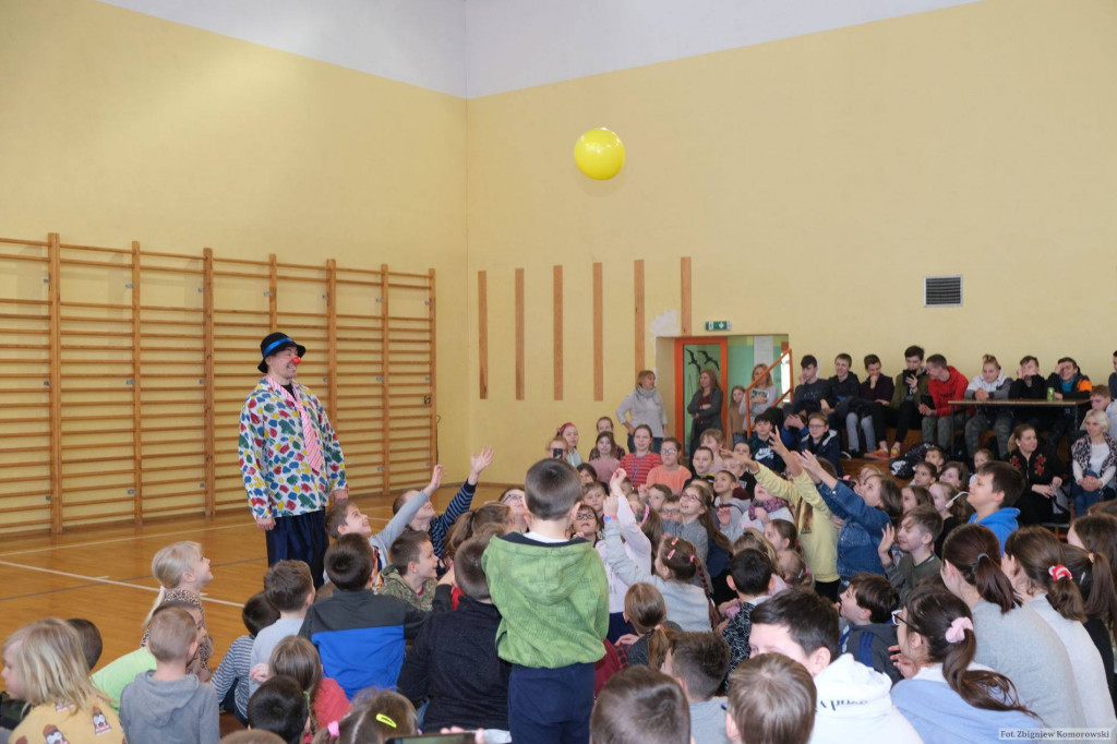 Wesoły spektakl w Czwórce