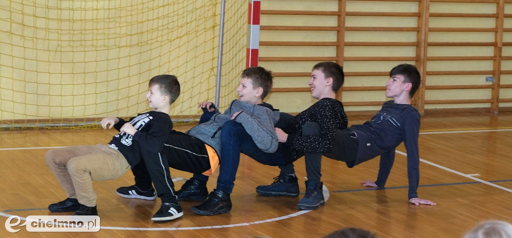 Wesoły spektakl w Czwórce