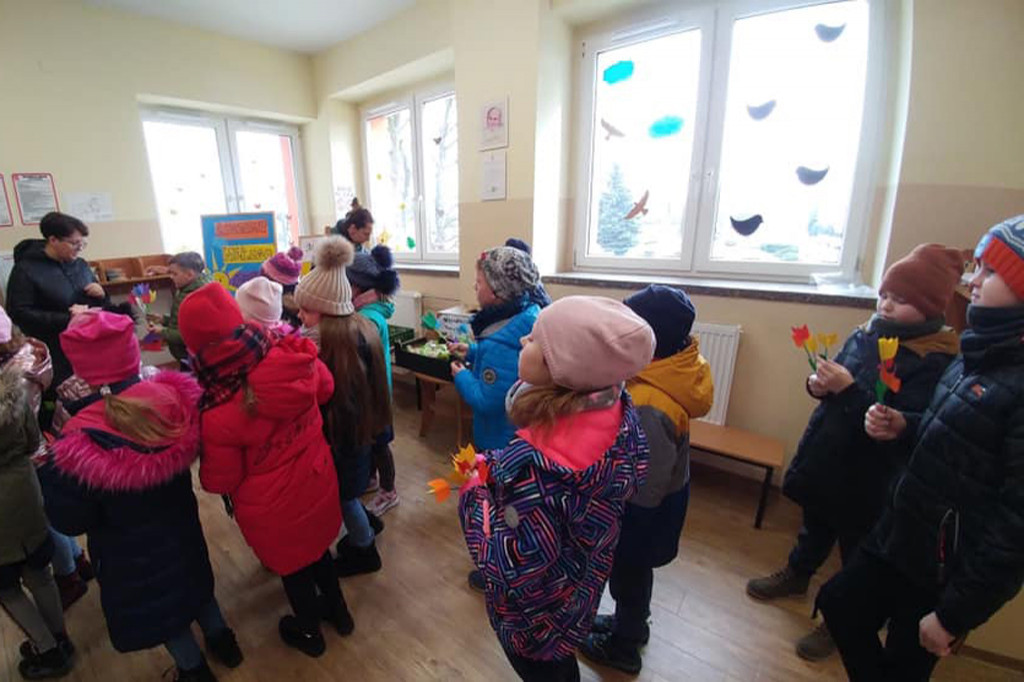 Wręczaliśmy tulipany i cukierki z okazji Dnia Kobiet