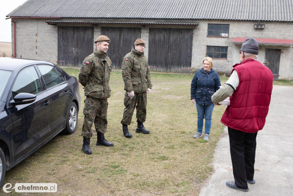 Posiłki, zakupy, leki: pomagamy seniorom przetrwać epidemię