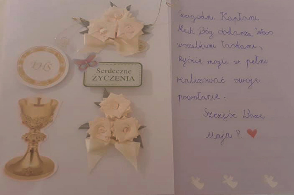 Dzieci z Katolika składają podziękowania Pallotynom