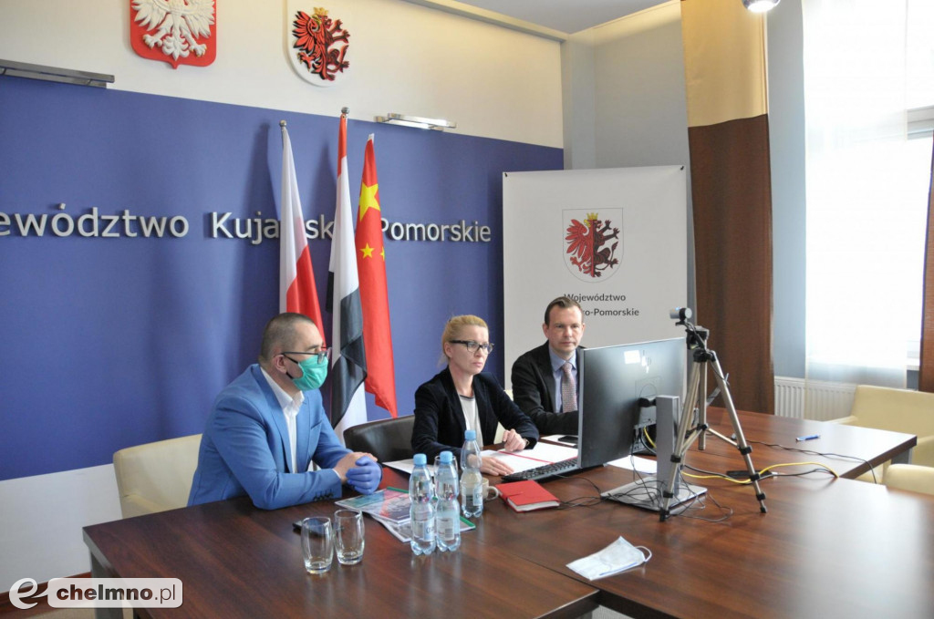 Specjaliści z Wuhan wspierają naszych medyków