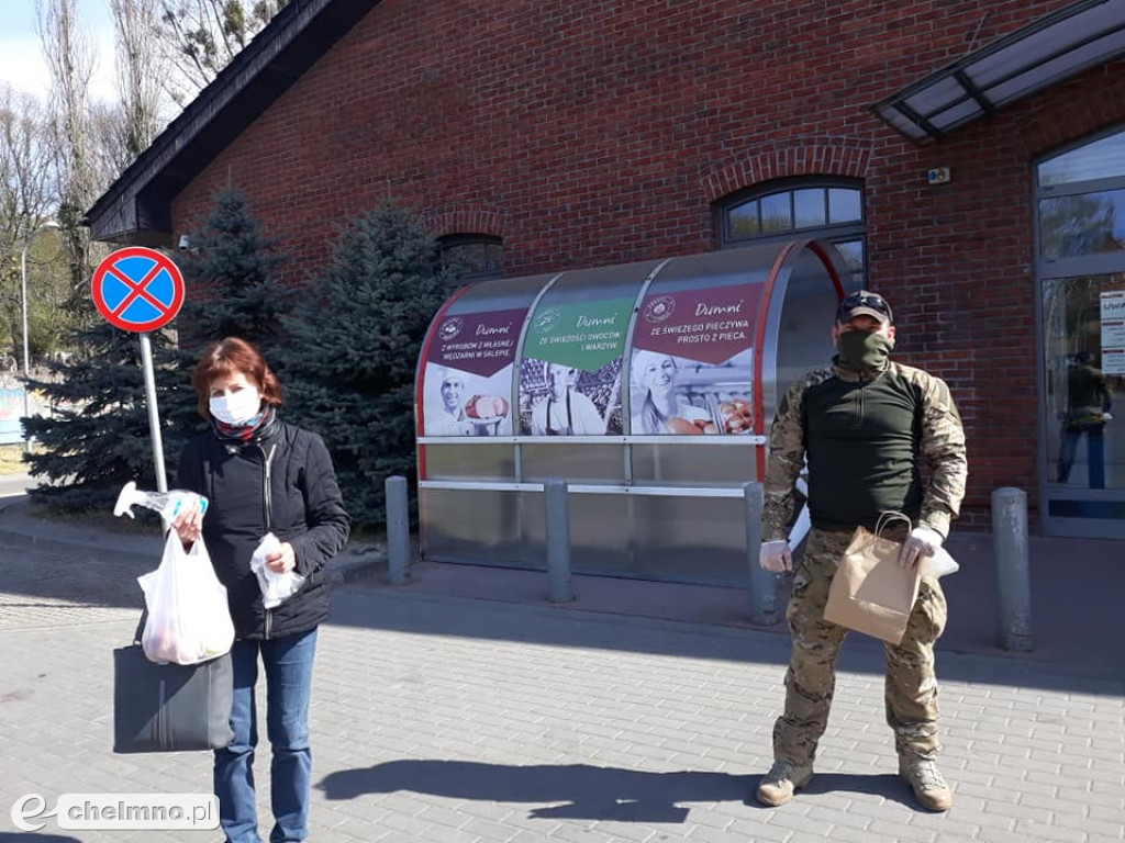 Rozdawali maseczki chełmińskim seniorom