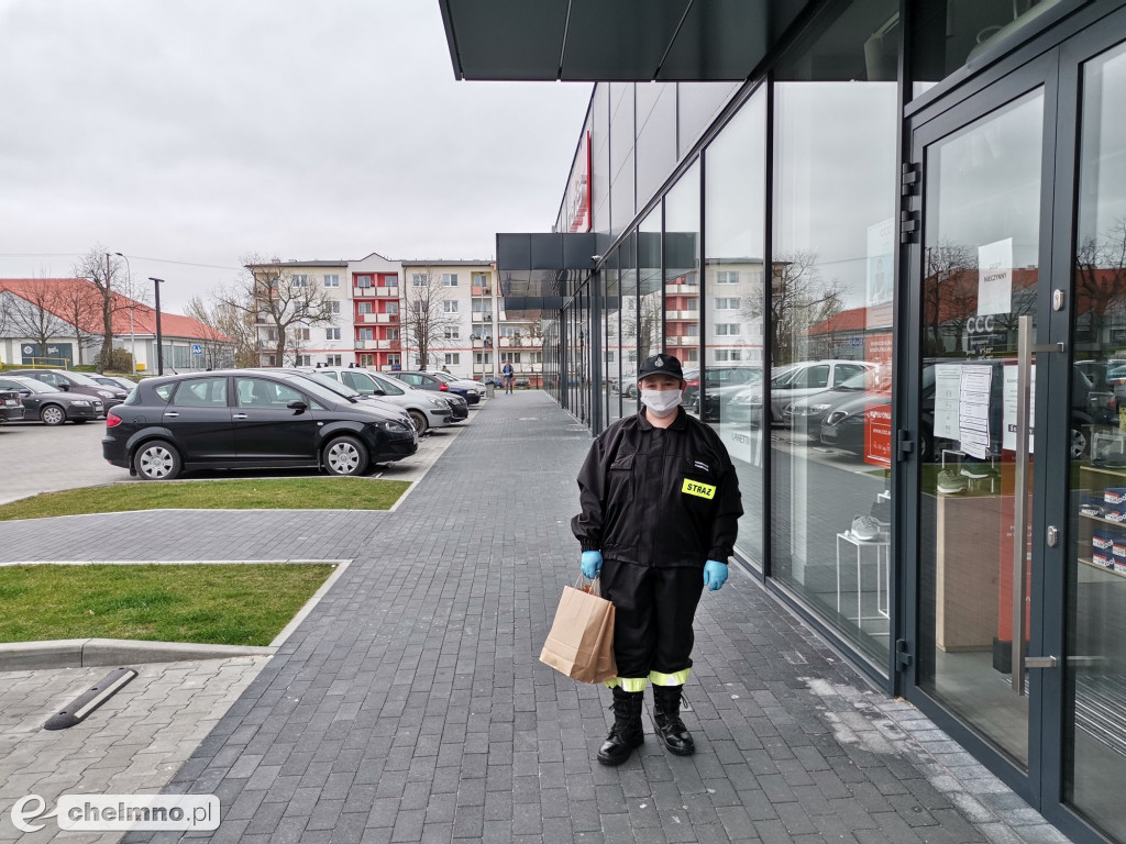 Rozdawali maseczki chełmińskim seniorom