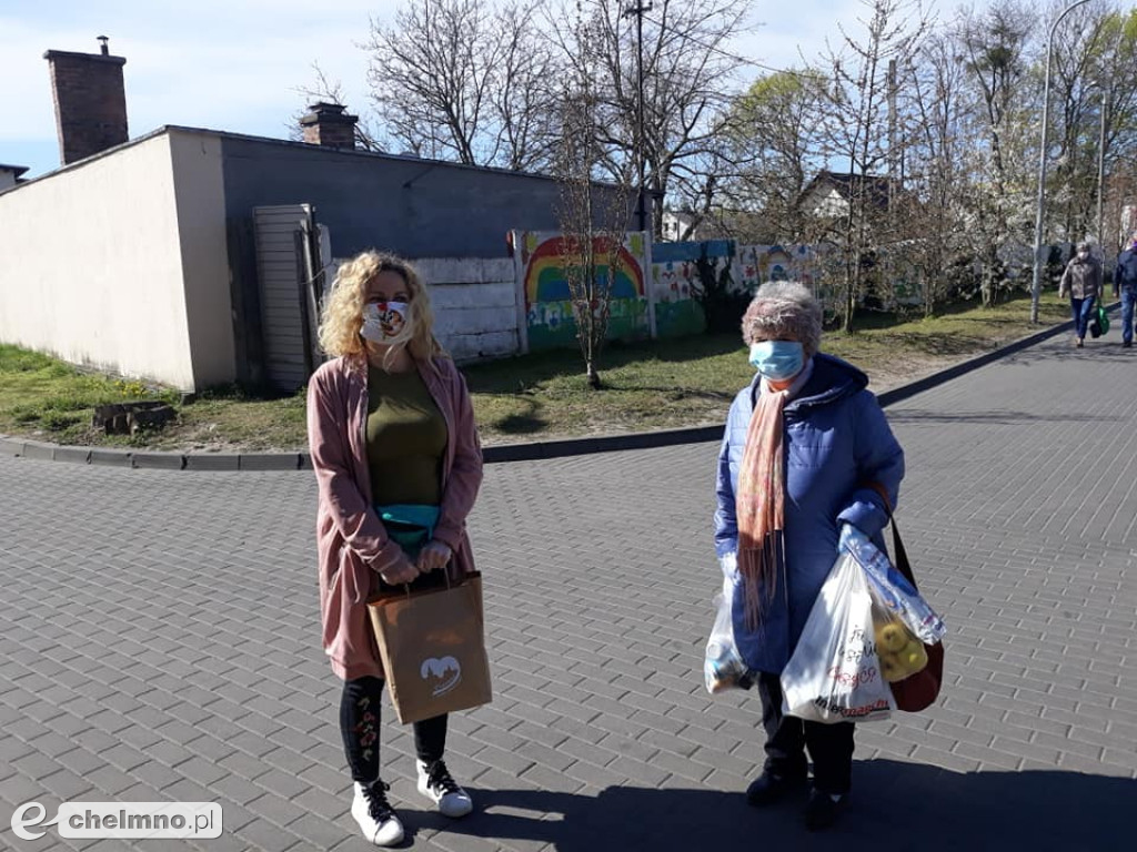Rozdawali maseczki chełmińskim seniorom