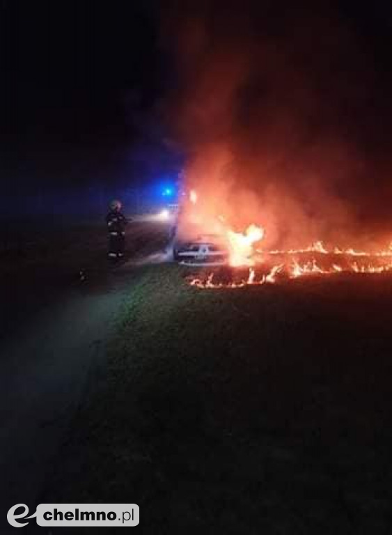 Auto płonęło w Brukach Unisławskich