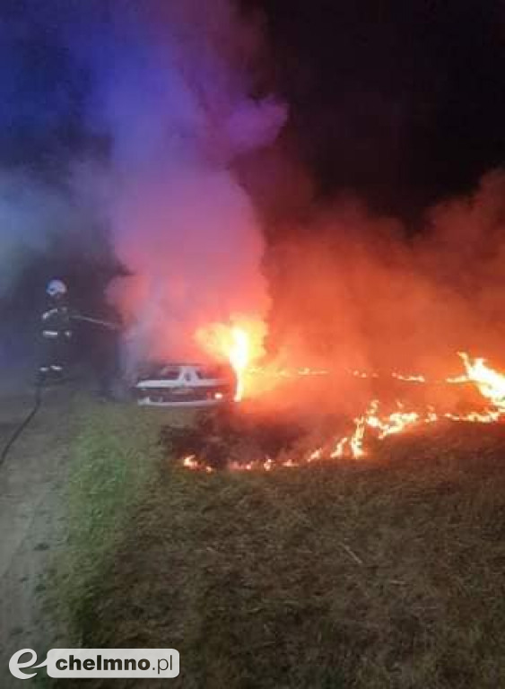 Auto płonęło w Brukach Unisławskich