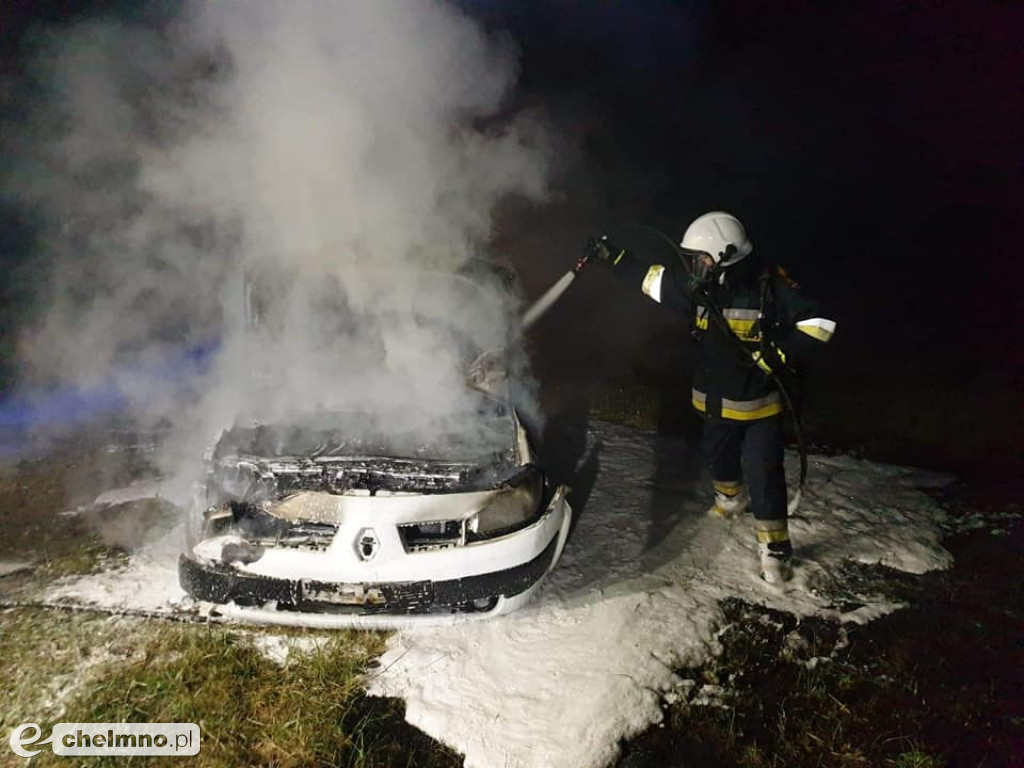 Auto płonęło w Brukach Unisławskich