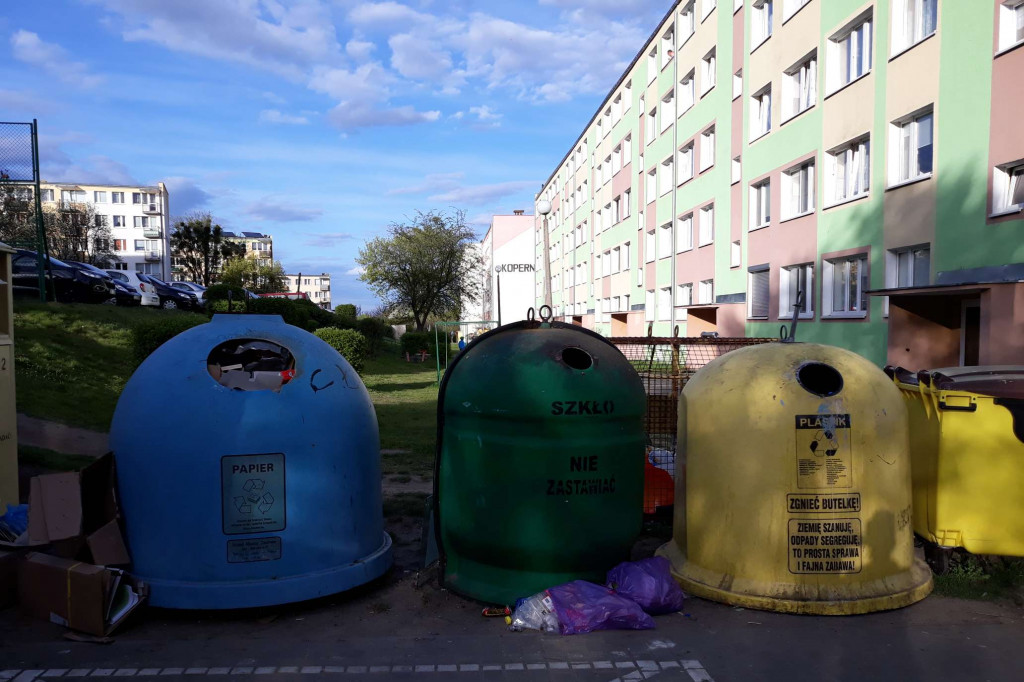 Smród i zero estetyki przy os. Kopernika 9