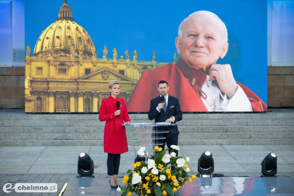 Janowi Pawłowi II w hołdzie