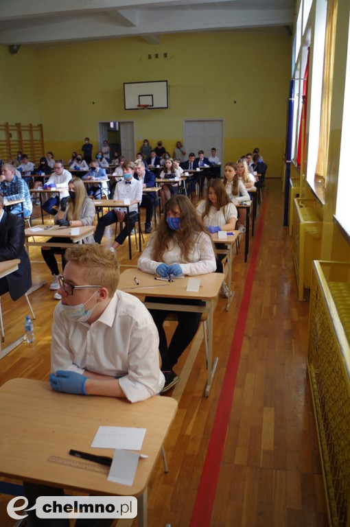 Ósmoklasiści zmagali się z egzaminem z matematyki