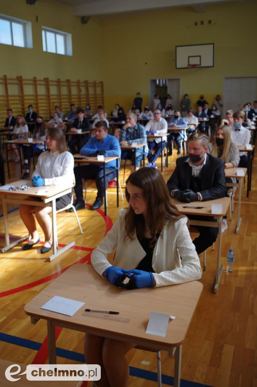Ósmoklasiści zmagali się z egzaminem z matematyki