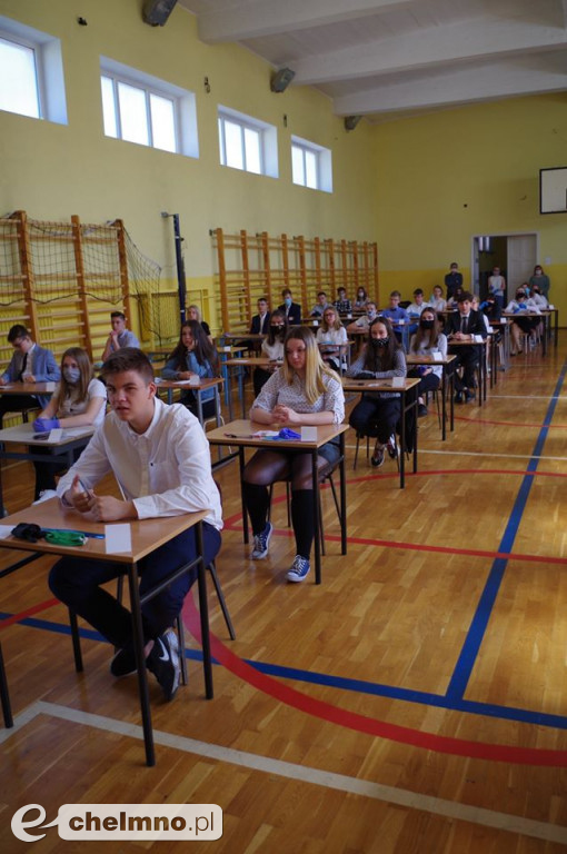 Ósmoklasiści zmagali się z egzaminem z matematyki