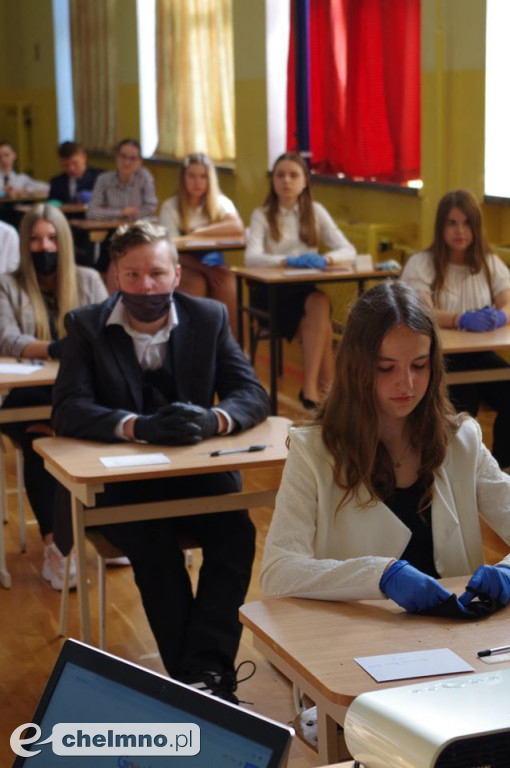 Ósmoklasiści zmagali się z egzaminem z matematyki
