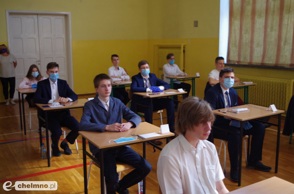 Ósmoklasiści zmagali się z egzaminem z matematyki