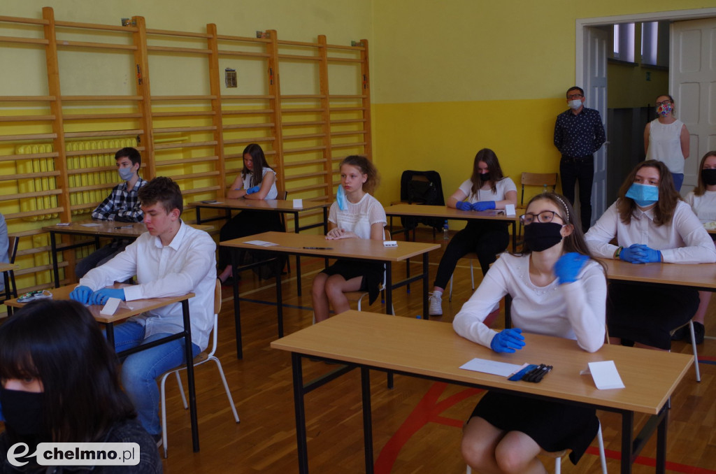 Ósmoklasiści zmagali się z egzaminem z matematyki