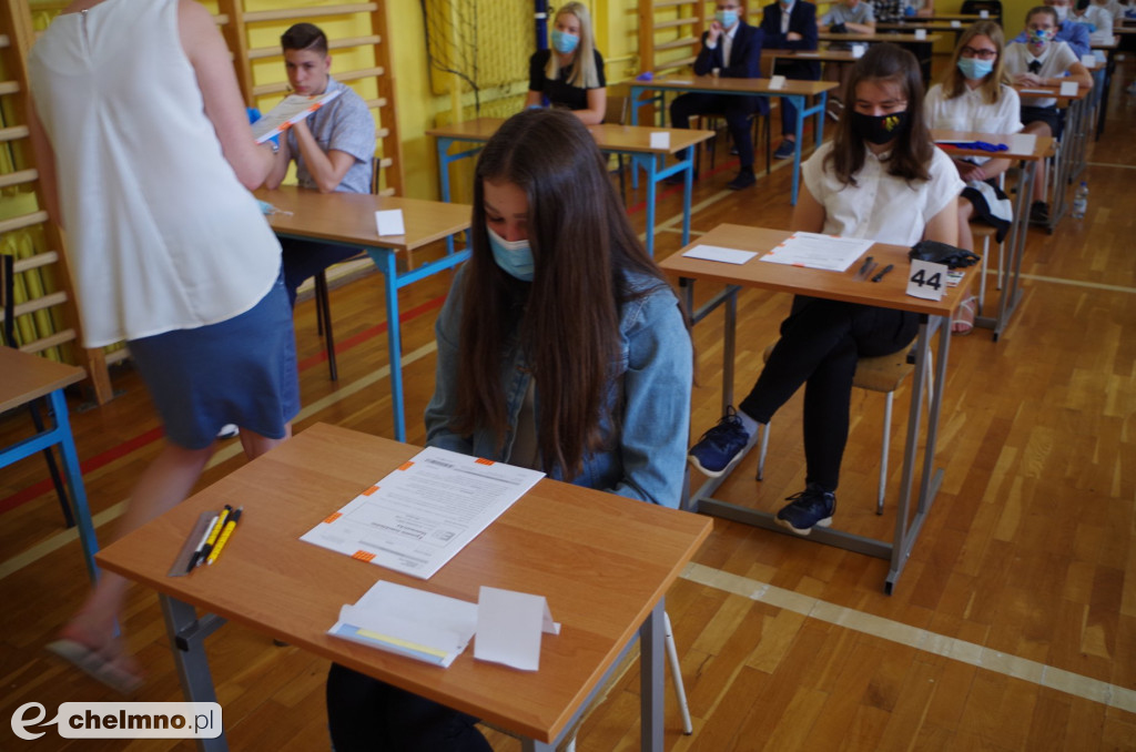Ósmoklasiści zmagali się z egzaminem z matematyki