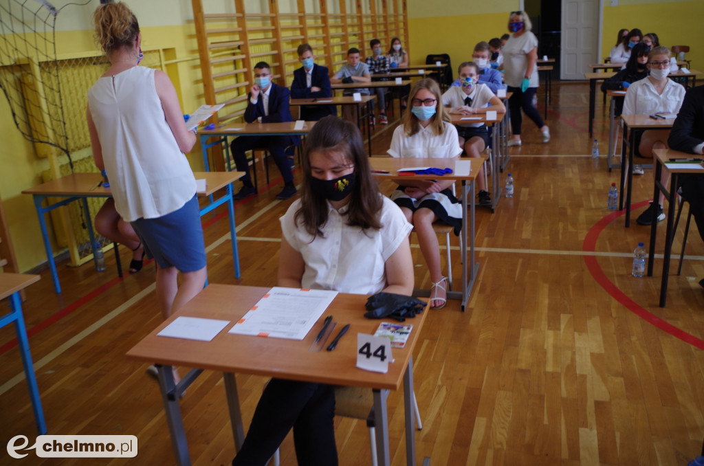 Ósmoklasiści zmagali się z egzaminem z matematyki