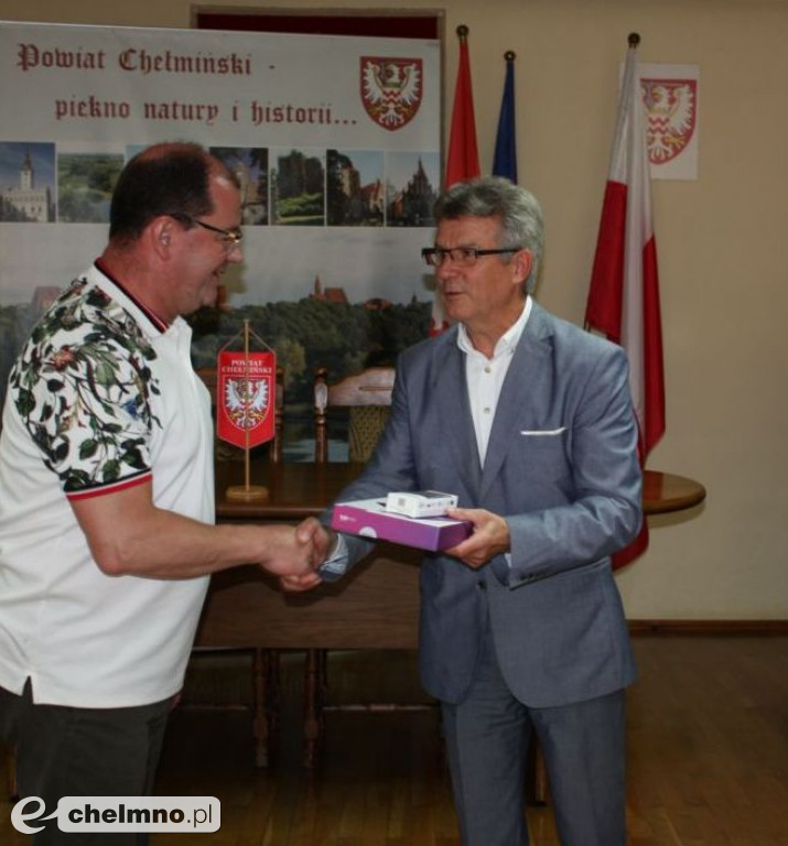 Zakup 20 tabletów z przeznaczeniem dla wsparcia zdalnej nauki