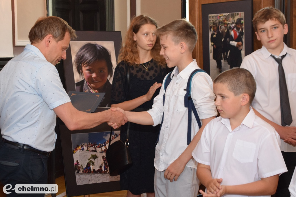 Najlepsi uczniowie wyróżnieni przez Burmistrza