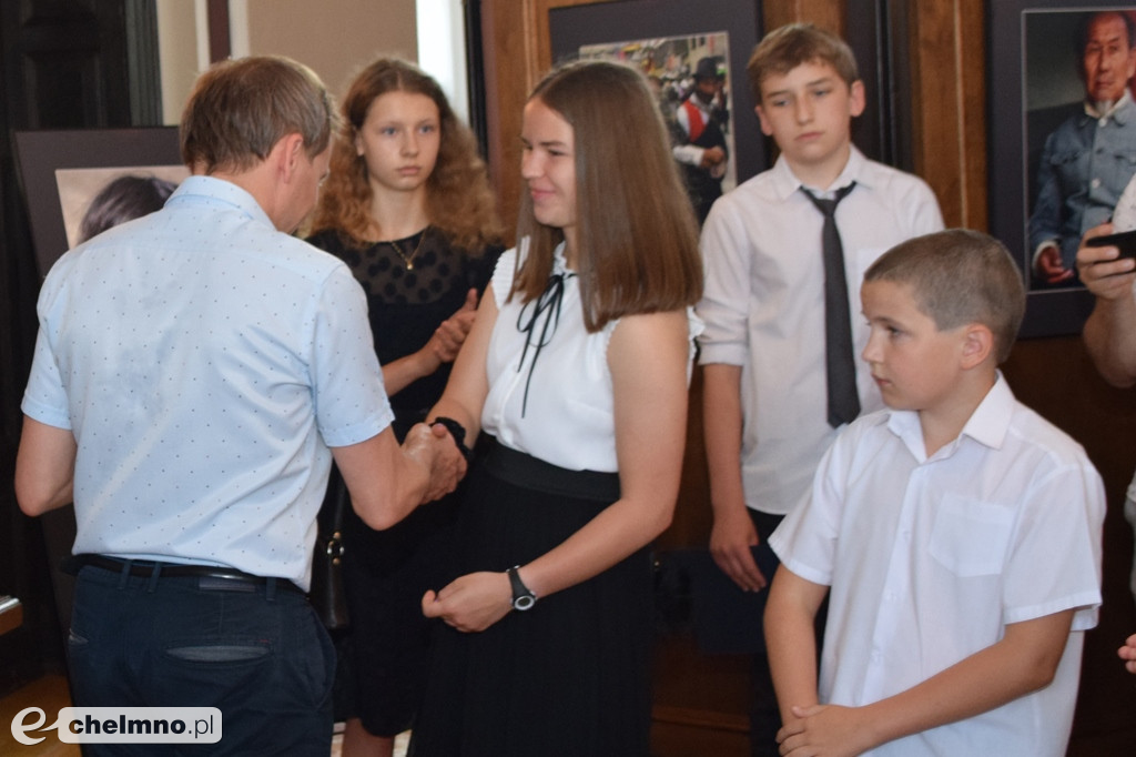 Najlepsi uczniowie wyróżnieni przez Burmistrza