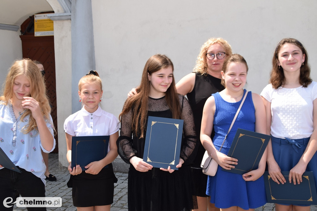 Najlepsi uczniowie wyróżnieni przez Burmistrza