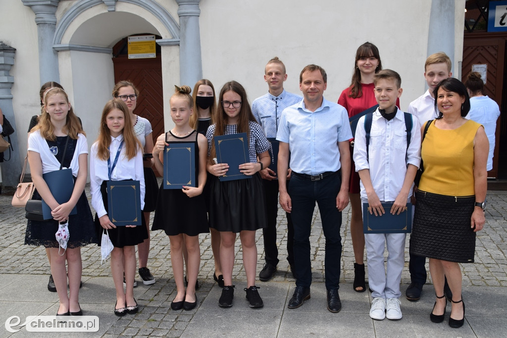 Najlepsi uczniowie wyróżnieni przez Burmistrza