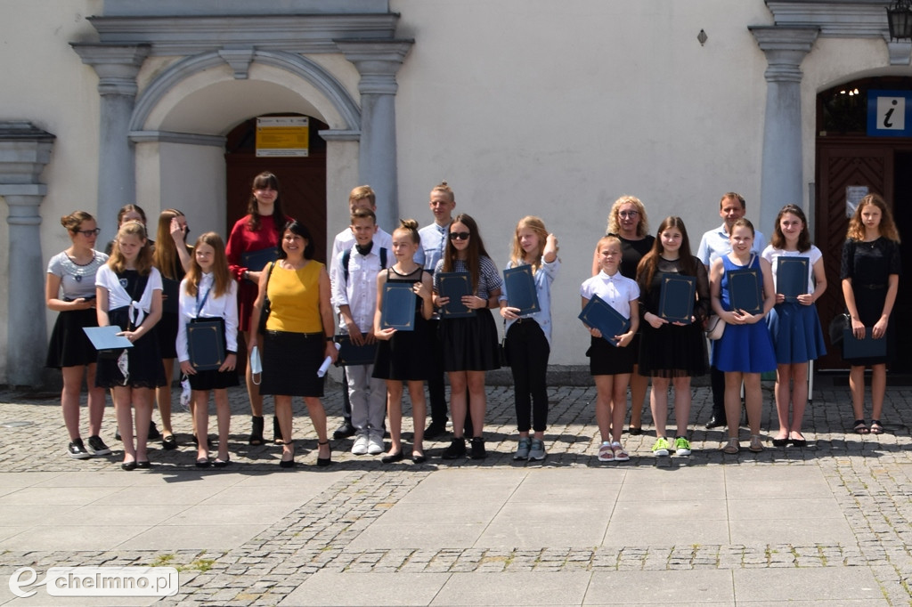Najlepsi uczniowie wyróżnieni przez Burmistrza