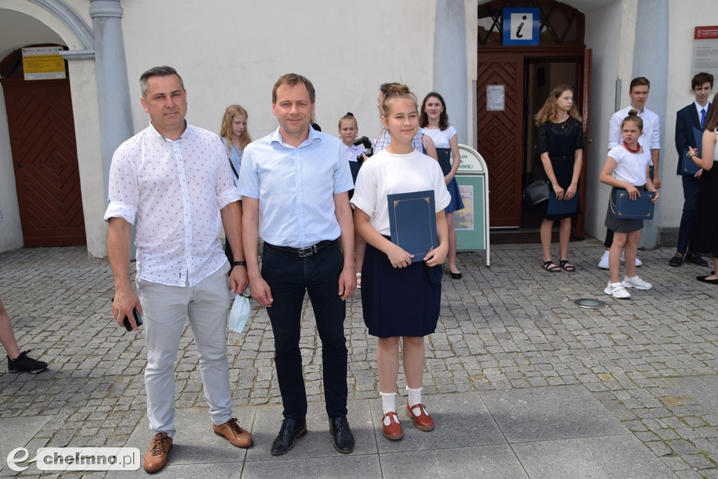 Najlepsi uczniowie wyróżnieni przez Burmistrza