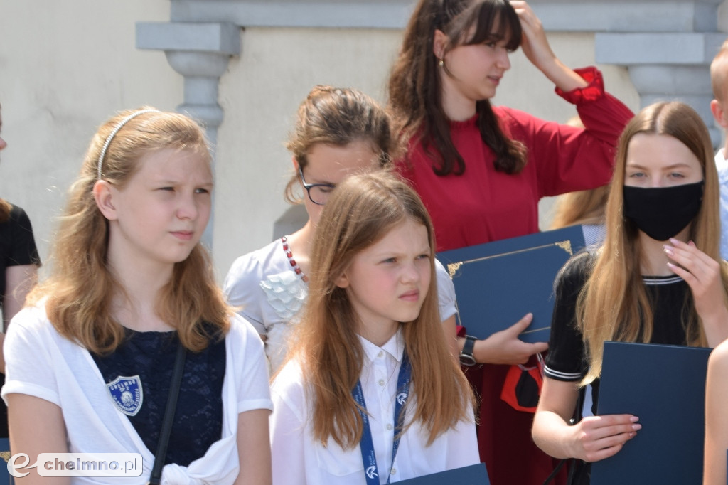 Najlepsi uczniowie wyróżnieni przez Burmistrza