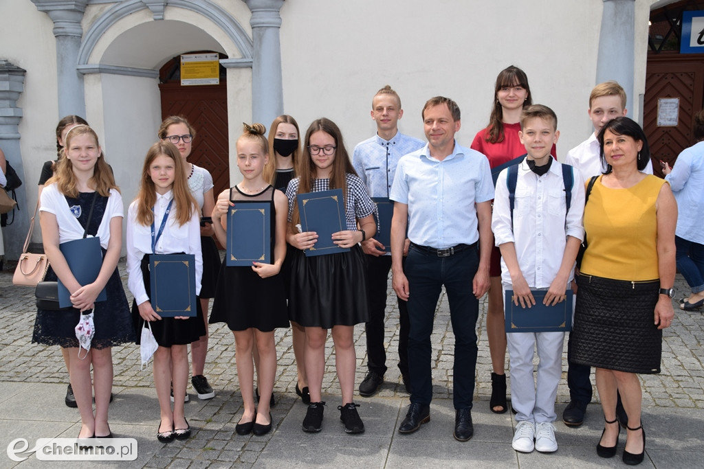 Najlepsi uczniowie wyróżnieni przez Burmistrza