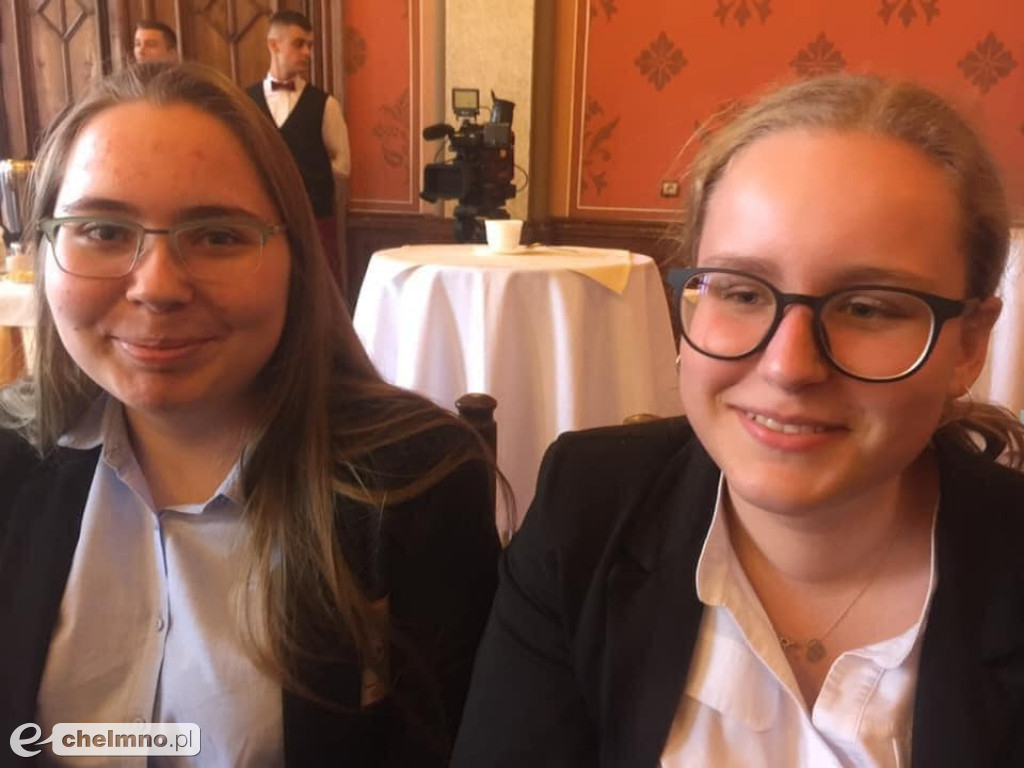 Wspomnieniowe zdjęcia maturzystów z Katolika