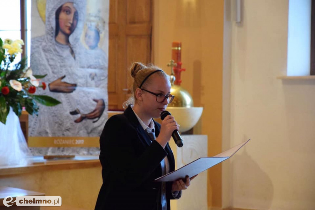 Wspomnieniowe zdjęcia maturzystów z Katolika