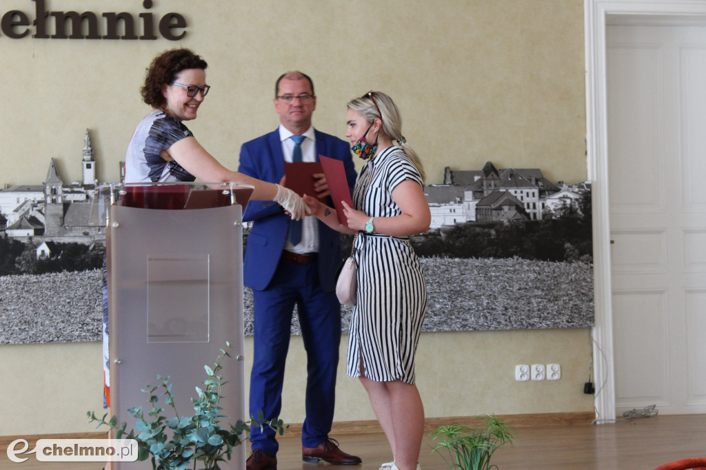 Fotorelacja z pożegnania absolwentów w ZS nr 2