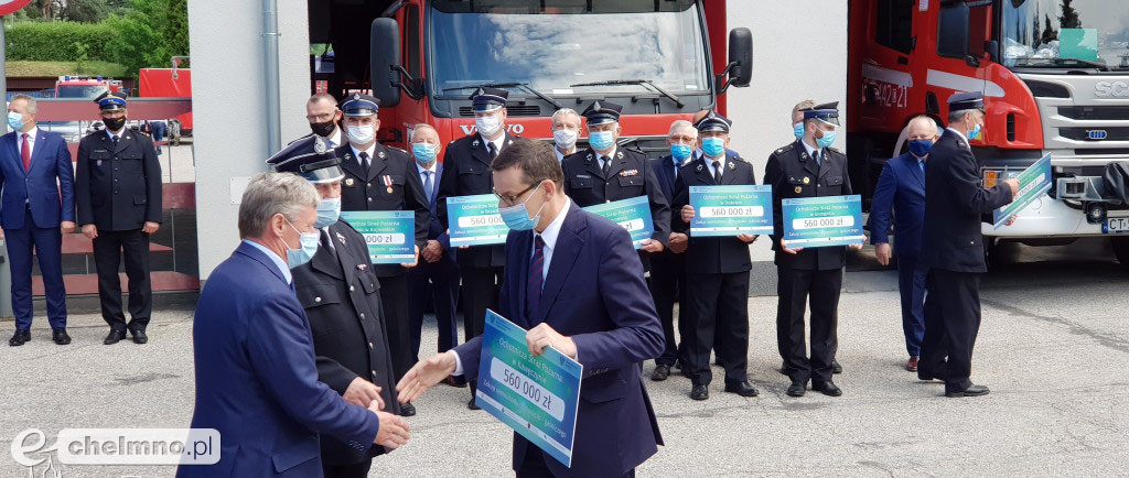 Strażacy z OSP w Podwiesku cieszą się z promesy