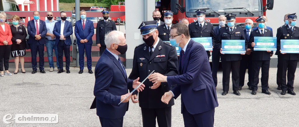Strażacy z OSP w Podwiesku cieszą się z promesy