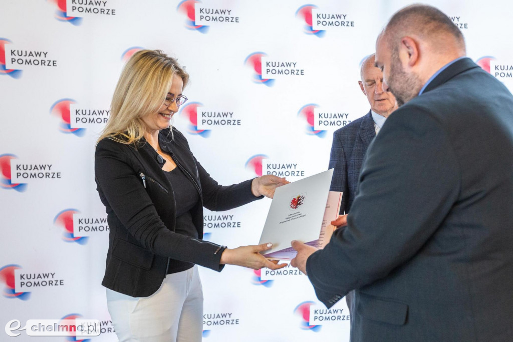 Budujemy boiska sportowe i sale gimnastyczne