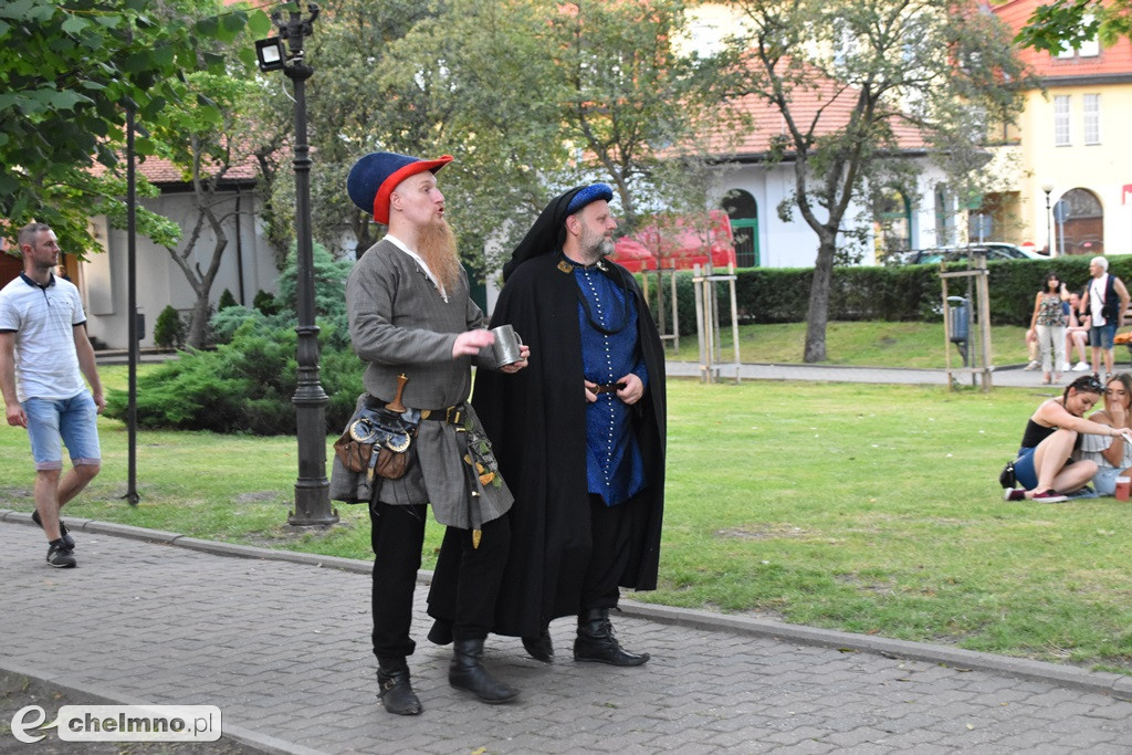 Korowód mieszkańców przeszedł ulicami miasta