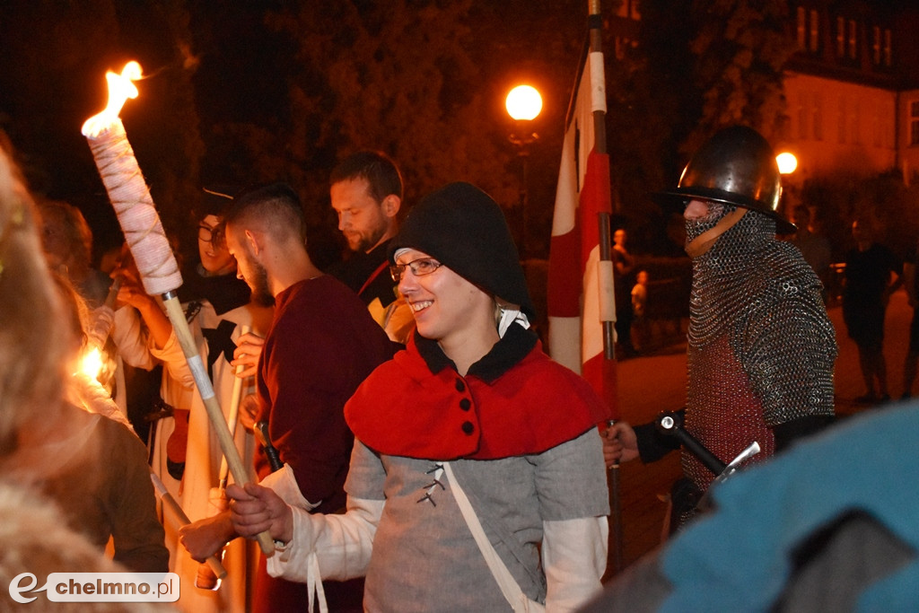 Korowód mieszkańców przeszedł ulicami miasta