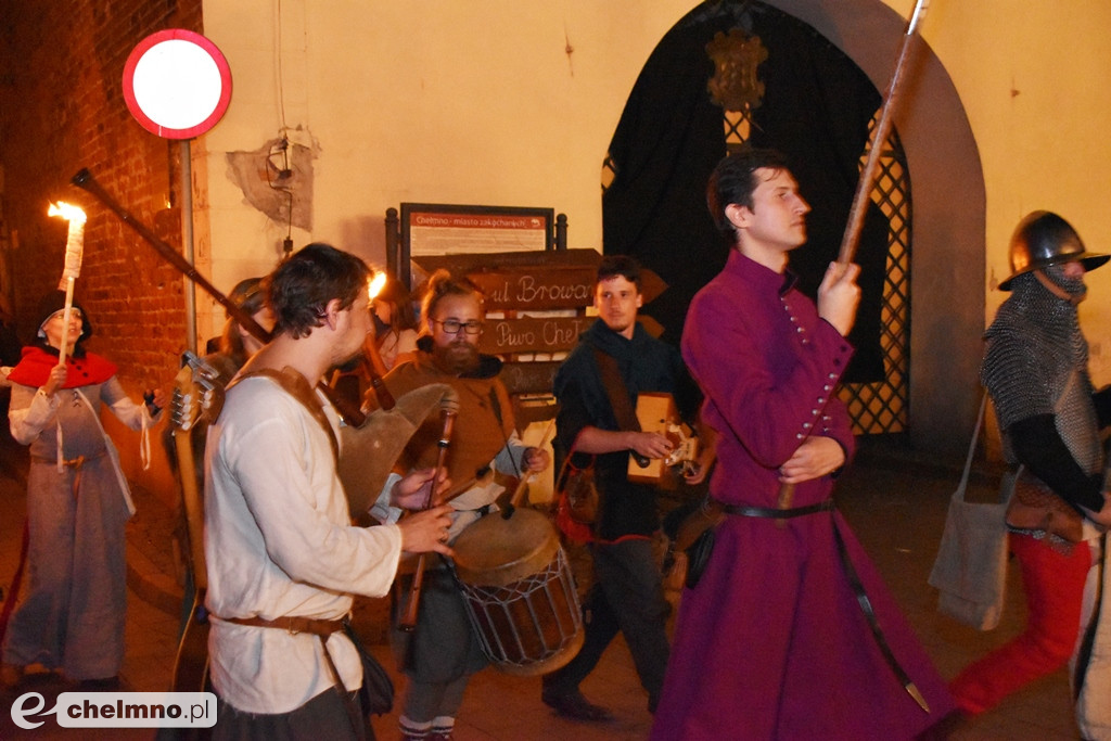 Korowód mieszkańców przeszedł ulicami miasta