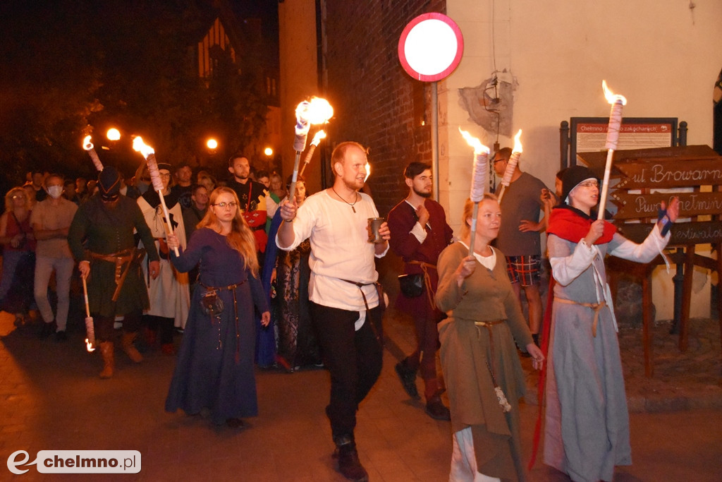 Korowód mieszkańców przeszedł ulicami miasta